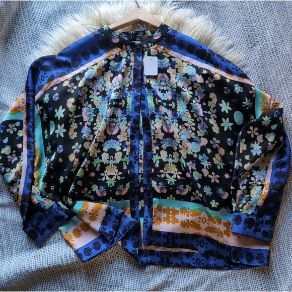 RACHEL ROY L Silky Kimono Blouse Blue & Gold Floral Button Up Collarless Top - Picture 2 of 12